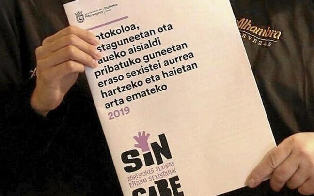 El protocolo del Ayuntamiento de Pamplona, del año 2019.