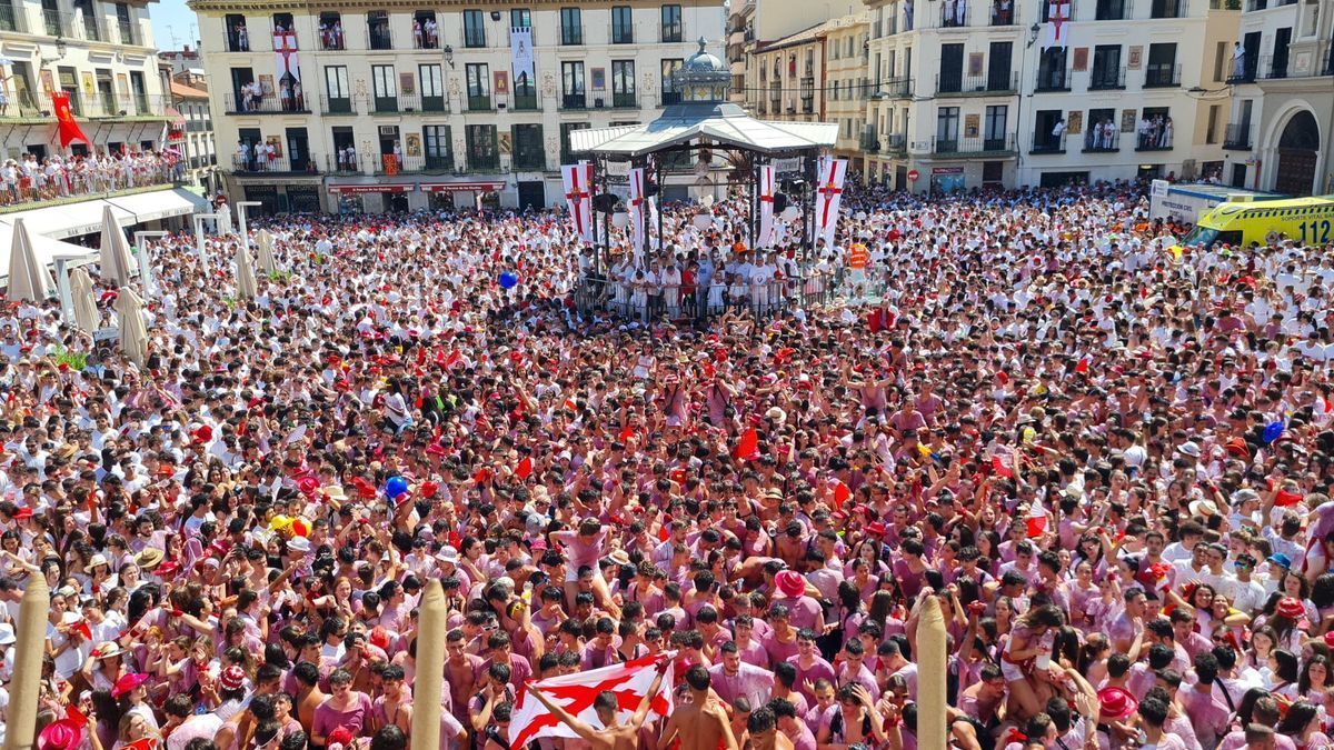 Ambiente antes del cohete de fiestas de Tudela