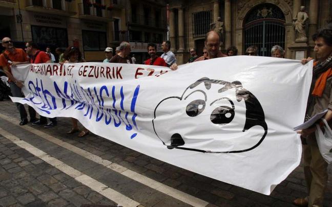 Protesta de Administrazioan Euskaraz Taldea