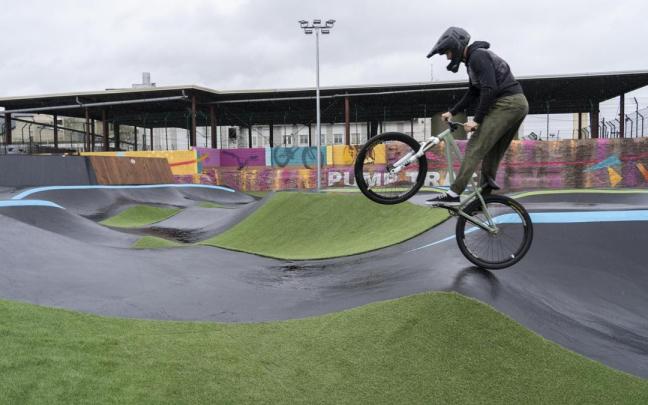As&iacute; es el Pumptrack de Punta Zorrotza