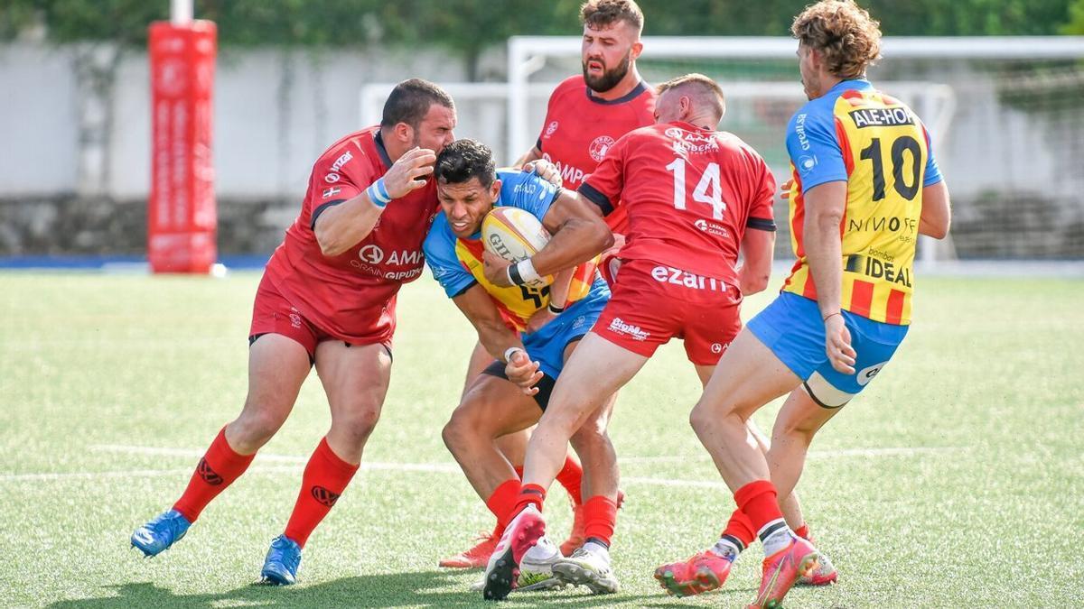 Partido de rugby Ampo Ordizia vs Les Abelles en Altamira.