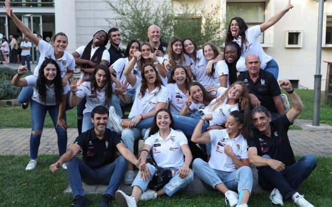 Motivación, alegría e ilusión nos les faltan a las jugadoras y al cuerpo técnico del Beti Onak.