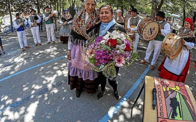 La cita cont&oacute; ayer con la actuaci&oacute;n de Os fillos de Breog&aacute;n, en plena calle San Ferm&iacute;n.