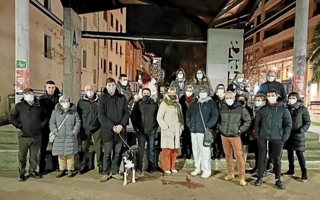 Plataformako kideetako batzuk, asteazkeneko agerraldian.