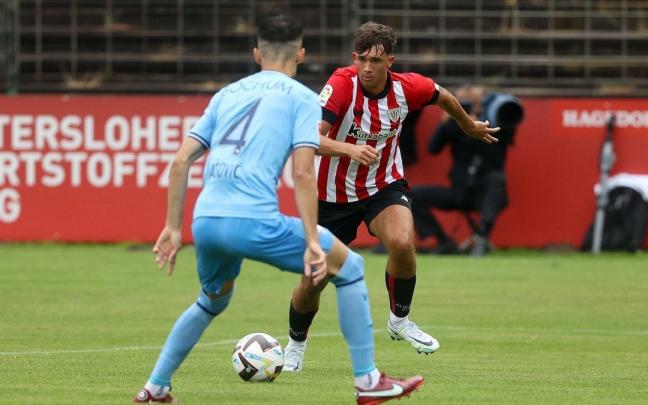 Luis Bilbao, durante el amistoso de ayer frente al Bochum. Luis Bilbao, durante el amistoso de ayer frente al Bochum.