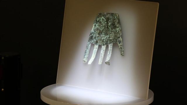 La mano de Irulegi se presenta ante la sociedad bilbaína