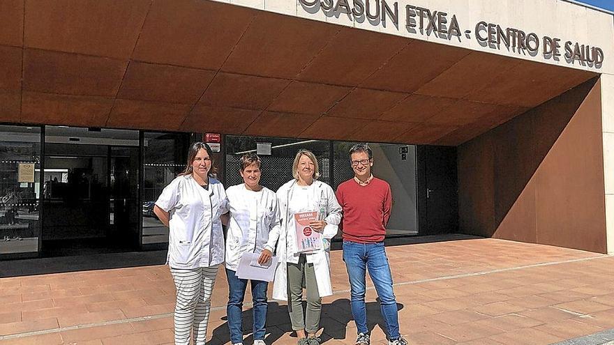 Sanitarios y trabajadores del Centro de Salud de Doneztebe. | FOTO: CEDIDA