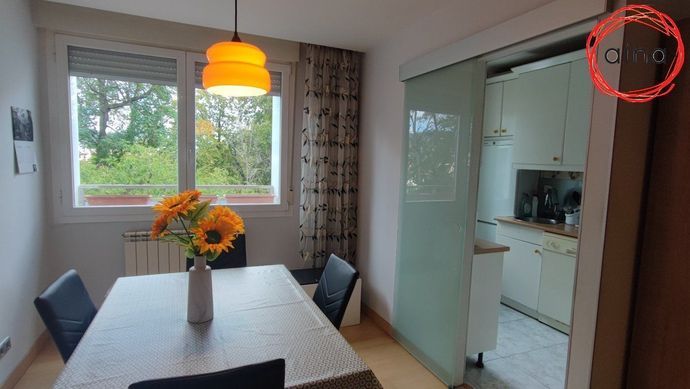 Piso con balcones en el Casco Antiguo de Pamplona.