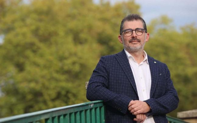 I&ntilde;aki Pastor, en las inmediaciones del colegio Escolapios