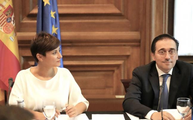 La ministra de Pol&iacute;tica Territorial, Isabel Rodr&iacute;guez, y el ministro de Asuntos Exteriores, Uni&oacute;n Europea y Cooperaci&oacute;n, Jos&eacute; Manuel Albares, en la CARUE.