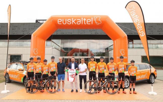Presentacion de los corredores de Euskaltel Euskadi que correran en la Vuelta a España. Presentacion de los corredores de Euskaltel Euskadi que correran en la Vuelta a España.