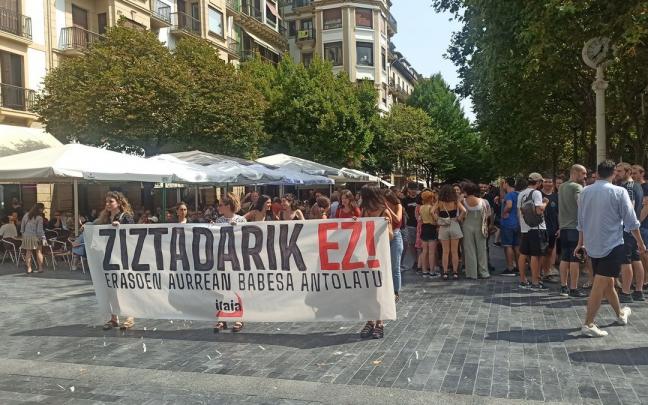 Manifestación de Itaia en Donostia en contra de los pinchazos a mujeres. Manifestación de Itaia en Donostia en contra de los pinchazos a mujeres.