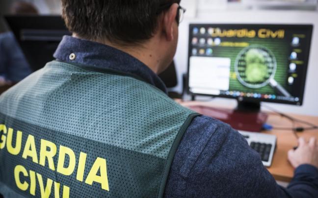 Agente del Equipos de Investigación Tecnológica (EDITE) de la Guardia Civil. Agente del Equipos de Investigación Tecnológica (EDITE) de la Guardia Civil.