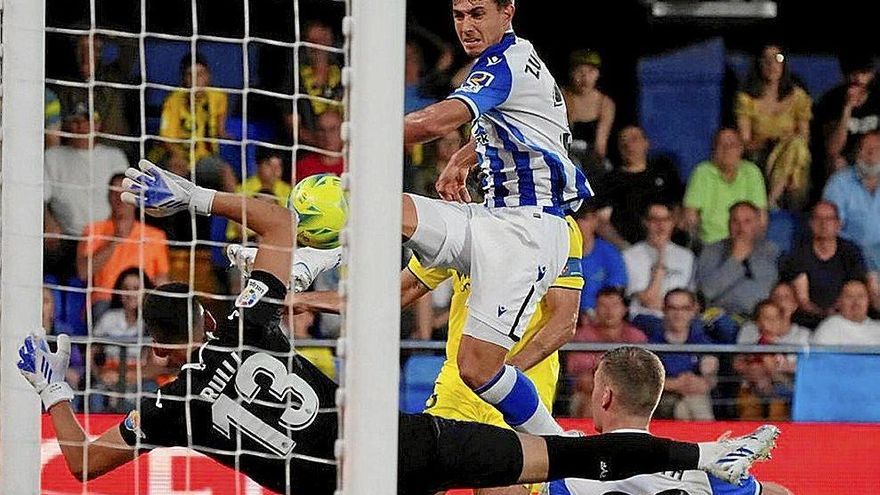 Zubimendi bate a Rulli en Vila-real y marca el gol que clasificó a la Real para la próxima edición de la Europa League. Foto: Real Sociedad