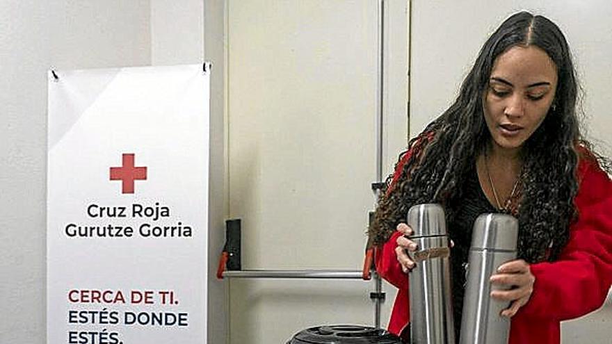 23.15 horas: Mónica pide que el fotógrafo le saque una foto para enseñar cómo vive en la “puta calle”