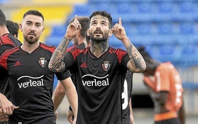 Rubén García, señalando al cielo, después de marcar. | FOTO: OSASUNA Rubén García, señalando al cielo, después de marcar. | FOTO: OSASUNA