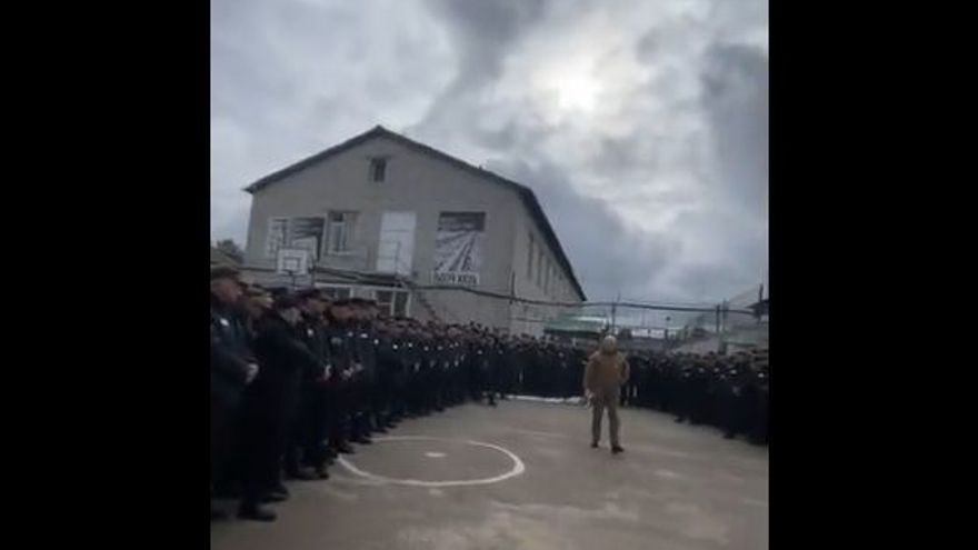 Imágenes grabadas en un centro penitenciario ruso en las que se ve el reclutamiento de reos.