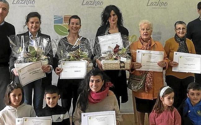 Entrega de premios del concurso de escaparates. | FOTO: N.G.