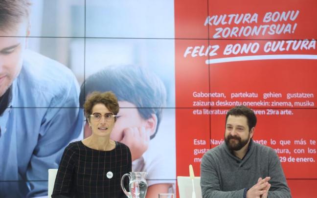 Mari Jose Tellería, durante la presentación ayer del Bono Cultura, ya como diputada foral