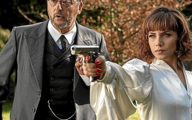 Jean Reno y Aura Garrido en una escena de la serie ‘Un asunto privado’. | FOTO: PRIME VIDEO