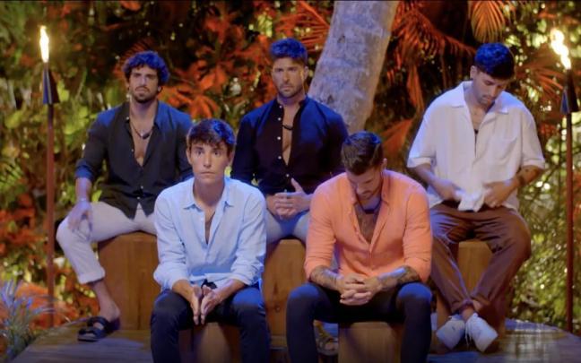 Los chicos en la primera hoguera de la nueva edición de 'La isla de las tentaciones'. Los chicos en la primera hoguera de la nueva edición de 'La isla de las tentaciones'.