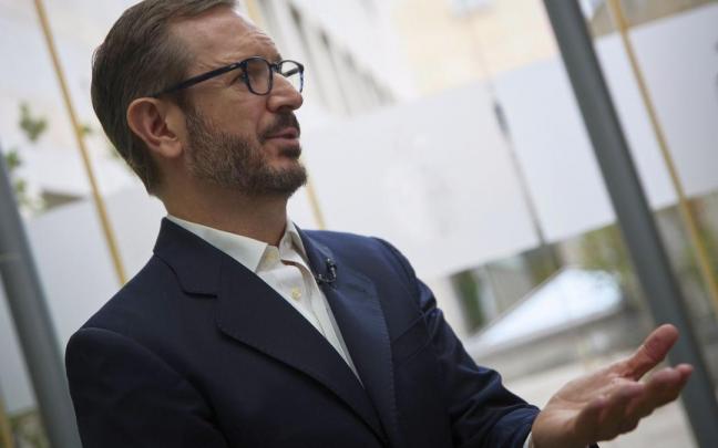 El portavoz del PP en el Senado, Javier Maroto, diserta sobre los temas que acaparan la actualidad política.