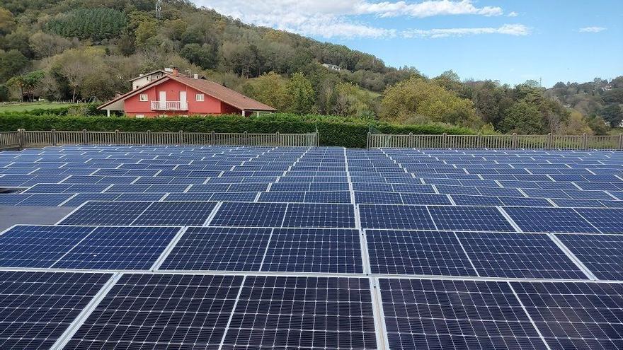 Instalación de placas solares en Oiartzun.