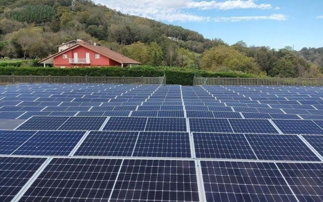 Instalación de placas solares en Oiartzun.