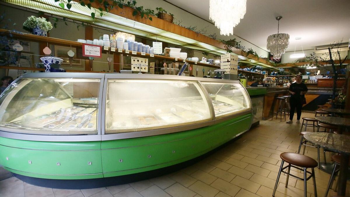 Mostrador de helados instalado en la década de los 80 en Los Italianos de la calle Aldamar de Donostia.