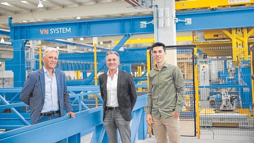 Viguetas Navarra. Javier Ilundain, Ceo de Viguetas Navarras, junto a sus hijos.