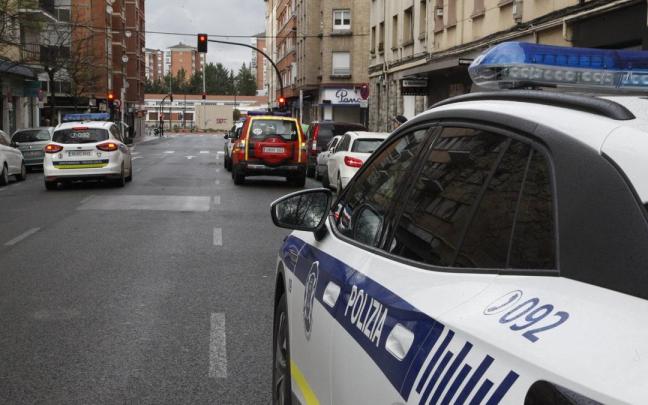 Un coche de la Polic&iacute;a Local de Vitoria