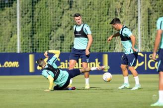 Los jugadores gaditanos, en el entrenamiento del viernes.