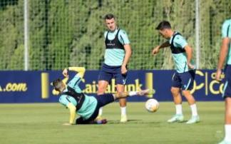 Los jugadores gaditanos, en el entrenamiento del viernes.