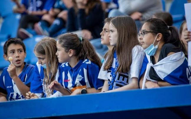 Afición del Alavés.