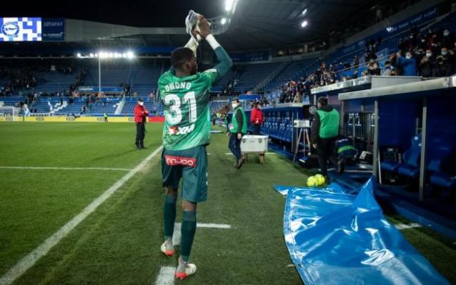Jesús Owono, tras su debut con el primer equipo del Alavés.