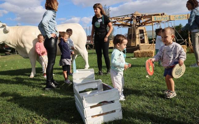 Asistentes este pasado fin de semana a la VII Feria Navarra Ecológica Asistentes este pasado fin de semana a la VII Feria Navarra Ecológica