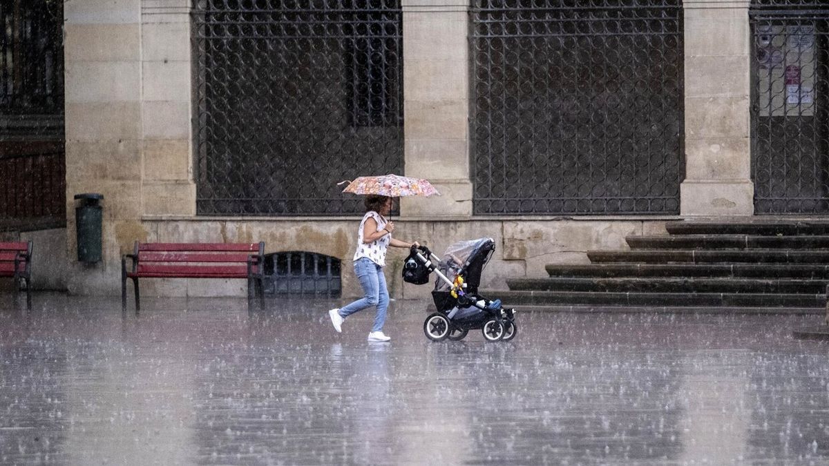 La tormenta descarga sobre Pamplona