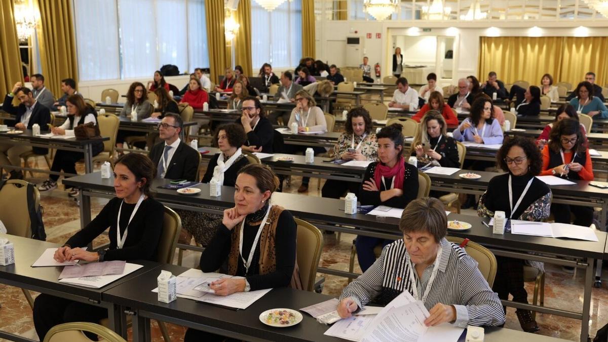Asistentes a la reunión nacional de coordinadores de trasplantes y profesionales de la comunicación, este jueves en el Hotel Tres Reyes de Pamplona.