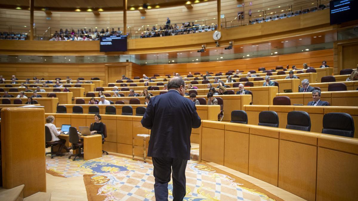 Iceta durante el pleno del Senado que ha abordado la Ley del Deporte.