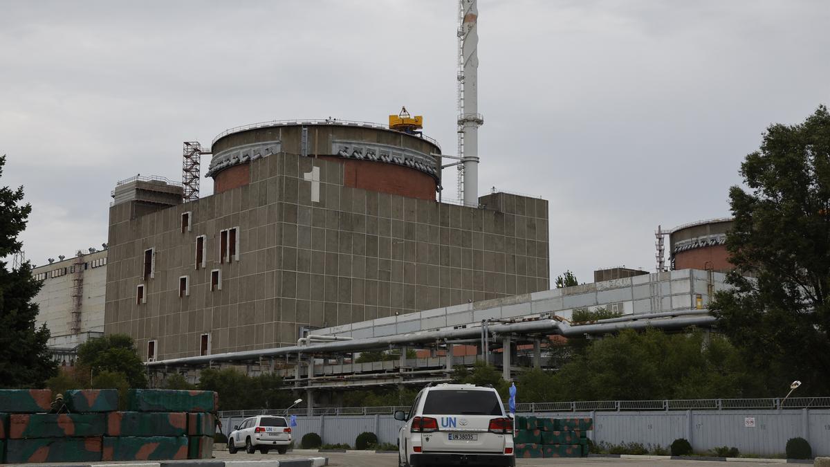 Convoy de la ONU entra en la central nuclear de Zaporiyia.