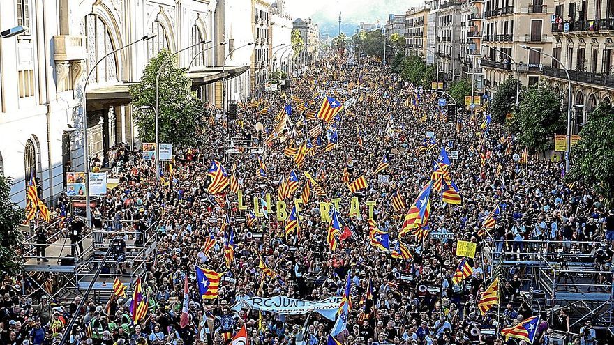 Una marea de ciudadanos volvió a inundar las calles de Barcelona en la Diada, derrotando a los temores de la desmovilización y reivindicando la independencia.