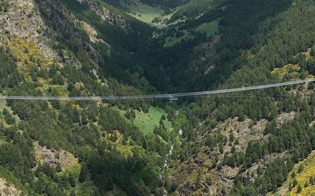 El puente tibetano de Canillo mide 603 metros de longitud. El puente tibetano de Canillo mide 603 metros de longitud.