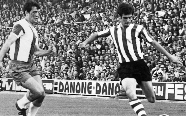 Txetxu Rojo, uno de los grandes de la historia del Athletic, ha muerto a los 75 a&ntilde;os de edad.