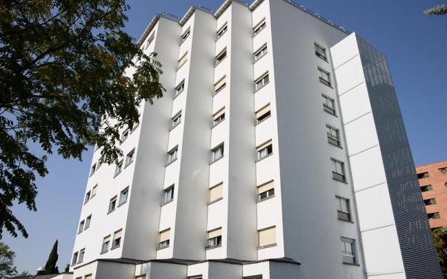 Edificio del Colegio Mayor El&iacute;as Ah&uacute;ja.