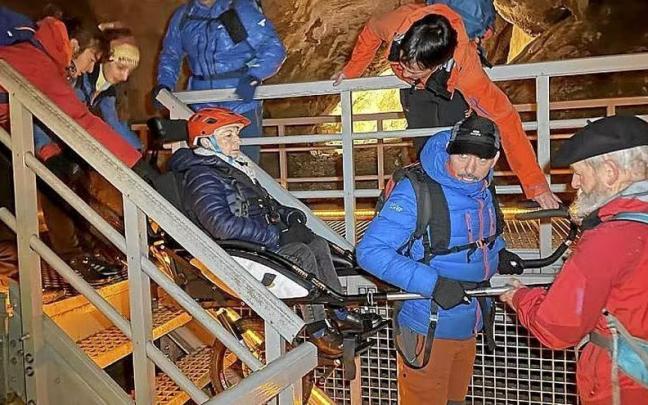 La o&ntilde;atiarra Isabel Rebollo, en la silla &lsquo;jo&euml;lette&rsquo;, el domingo.