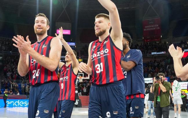 El Baskonia sufre hasta el último segundo para superar a la Penya El Baskonia sufre hasta el último segundo para superar a la Penya