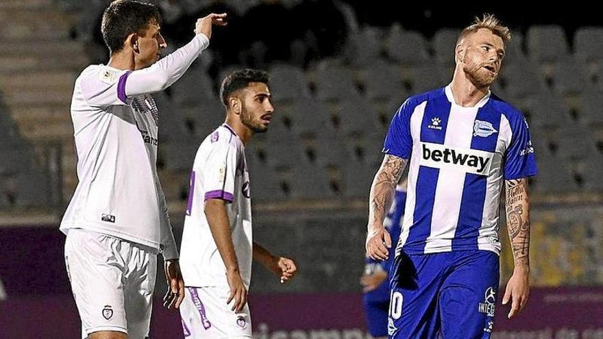 El Deportivo Alavés ha sido eliminado por tres equipos de inferior categoría –el Real Jaén, el Almería y el Linares– en sus últimas tres participaciones en la Copa del Rey.