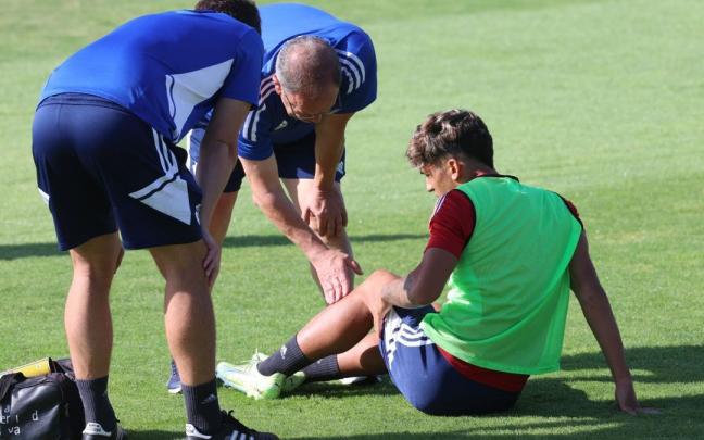 Iker Benito, lesionado en el entrenamiento de esta mañana.