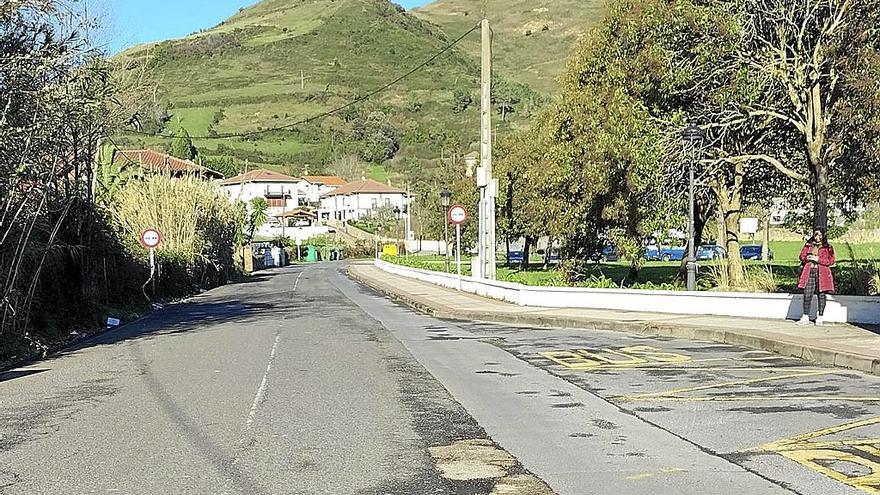 El deterioro de la carretera entre San Juan y San Julián es notorio por el alto tráfico que soporta. | FOTO: E. Z.