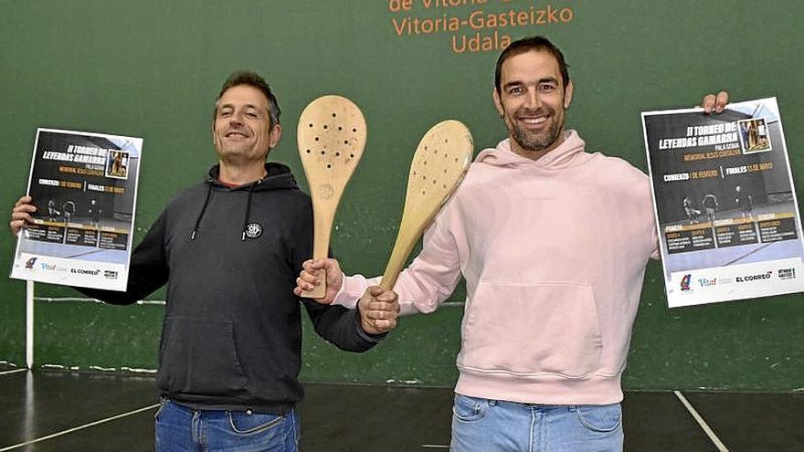 Iker Kortazar, junto al organizador del torneo, Iker Gereñu.